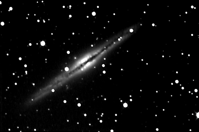NGC 8911 350mm f4,4  04.09.05 25x60s.Platinum.jpg